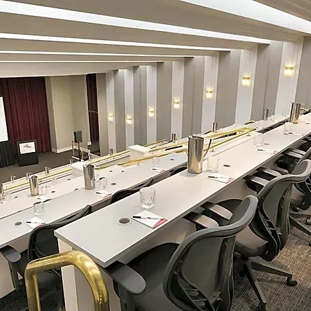 Doubletree By Hilton New York-laguardia Hotel