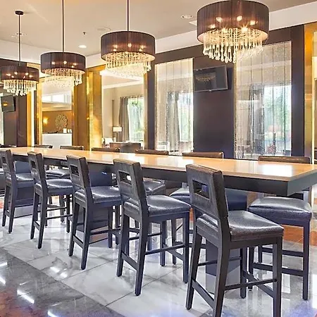 Doubletree By Hilton New York-laguardia Hotel 3*