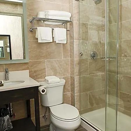 Days By Wyndham Bronx Nyc Hotel 3*