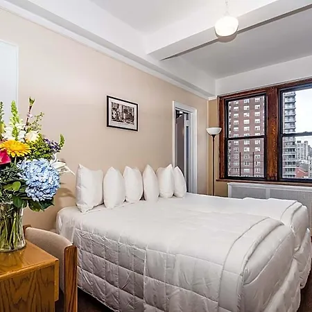 Leo House Hotel