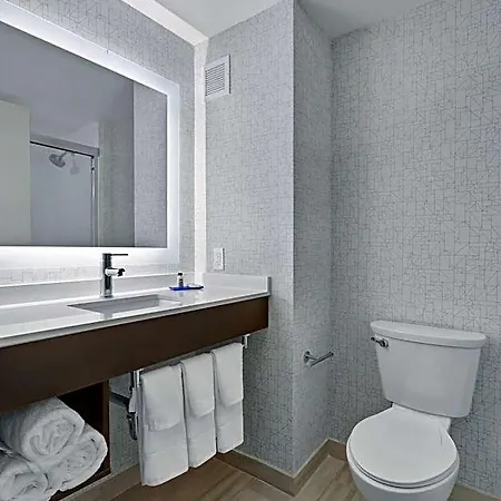 Hotel 1200 3*