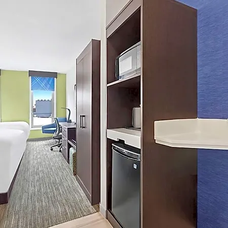 1200 Hotel