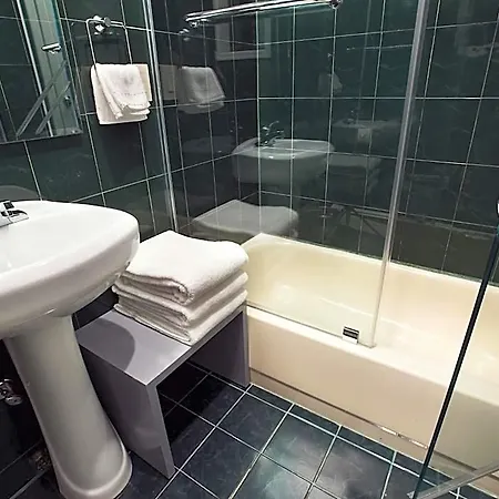 Hotel Midtown West 3*