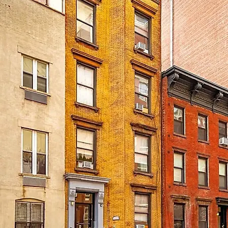 West 30th Street Hostel *