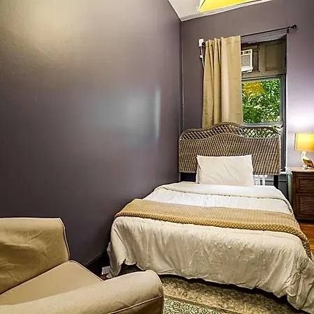 Lamartine Chelsea Hostel *