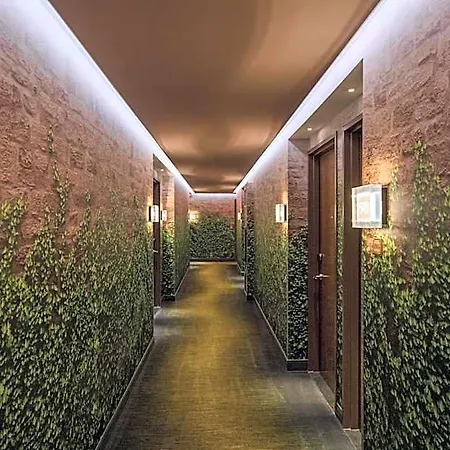 Renaissance Chelsea Hotel 4*