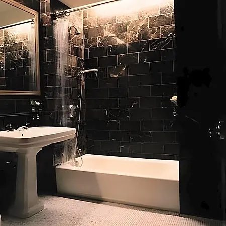 Hotel Sixty Soho 4*