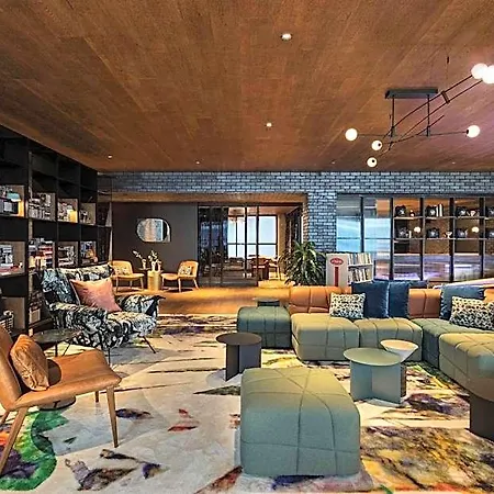 Moxy Nyc East Village Hotel