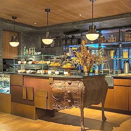 Moxy Nyc East Village Hotel