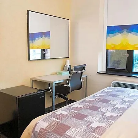 7 Days Hotel