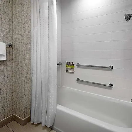 Express & Woodside Laguardia Airport Hotel 3*