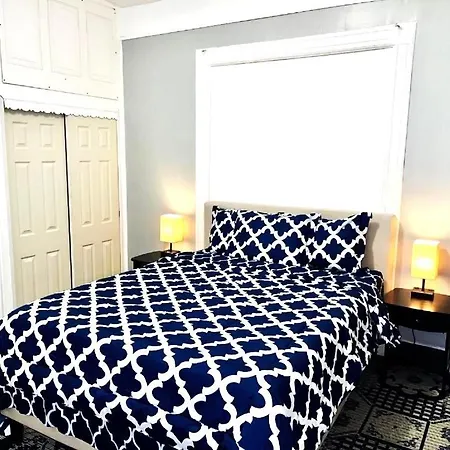 3 Bedrooms Apt 2 Stops To Manhattan ! New York