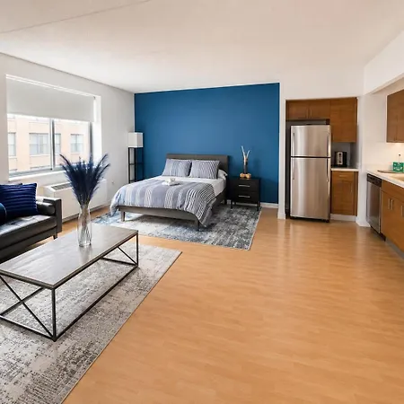 Time Square Apartment *