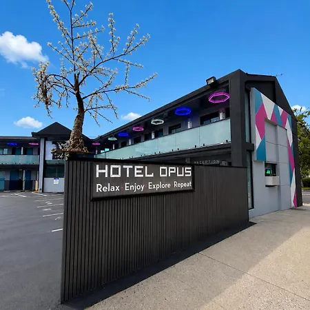 Hotel Opus Bronx Near Bay Plaza Mall