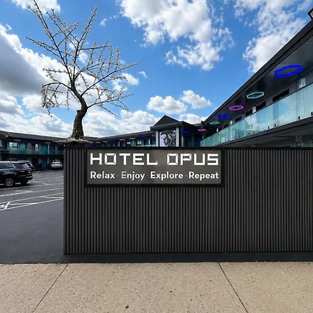 Opus Bronx Near Bay Plaza Mall Hotel New York