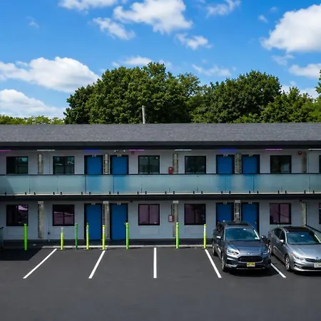 Hotel Opus Bronx Near Bay Plaza Mall New York