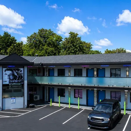 Hotel Opus Bronx Near Bay Plaza Mall New York