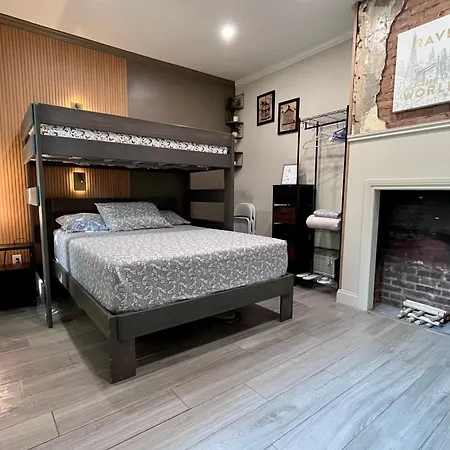 Private Bedroom Near The Free Ferry Boat!