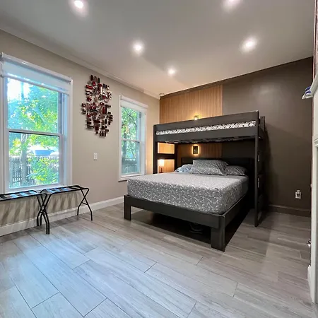 Homestay Private Bedroom Near The Free Ferry Boat! New York