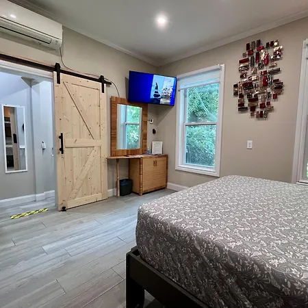 Homestay Private Bedroom Near The Free Ferry Boat! New York