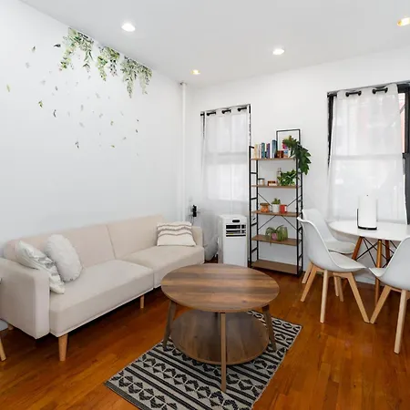 Chic One Bedroom Retreat In Downtown Manhattan *