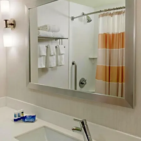 Hotel Fairfield & By Marriott Queens/queensboro Bridge