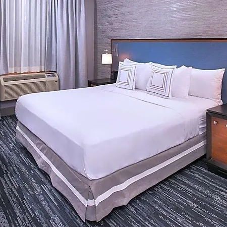 Hotel Fairfield By Marriott Manhattan Times Square