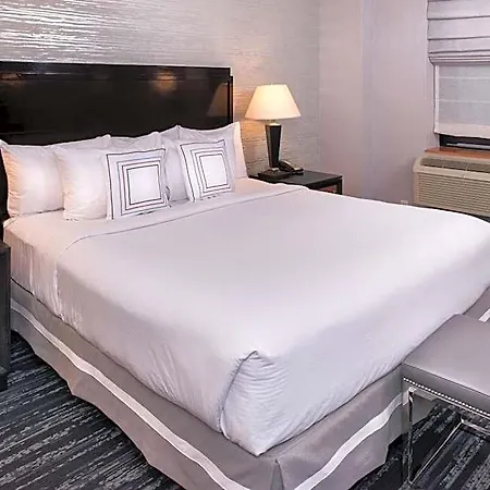 Fairfield By Marriott Manhattan Times Square Hotel 4*