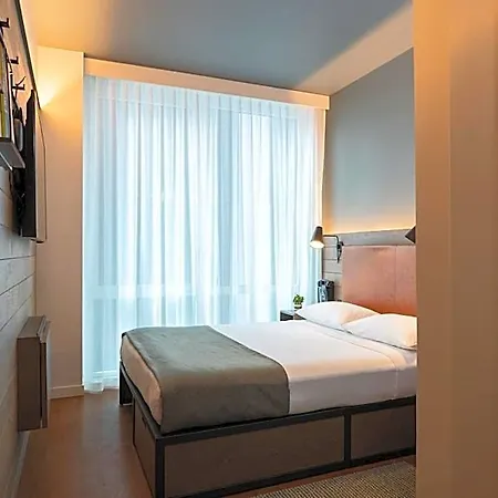 Moxy Nyc Downtown Hotel 3*