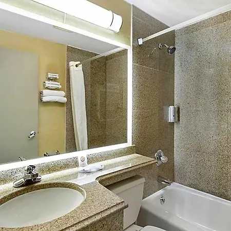 Hotel Quality Jfk Airport Rockaway Blvd 2*