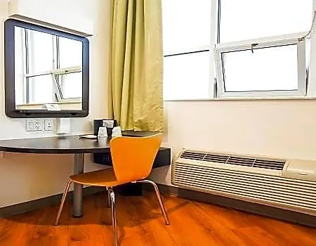 Hotel Feather Factory 2*