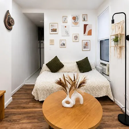Next To Manhattan 2 Bedrooms - Subway 20 Steps, Manhattan 1 Stop *