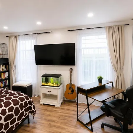 Next To Manhattan 2 Bedrooms - Subway 20 Steps, Manhattan 1 Stop