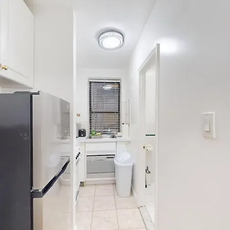 Apartment Close To Park, Lenox Hill & Ny Presbyterian *