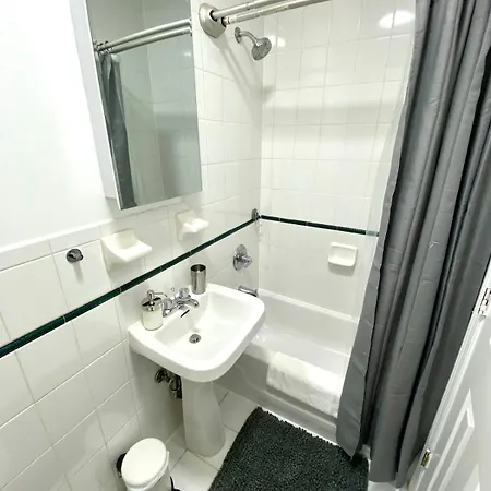 Apartment Close To Park, Lenox Hill & Ny Presbyterian New York