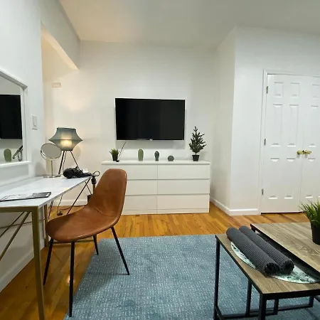 Apartment Close To Park, Lenox Hill & Ny Presbyterian New York