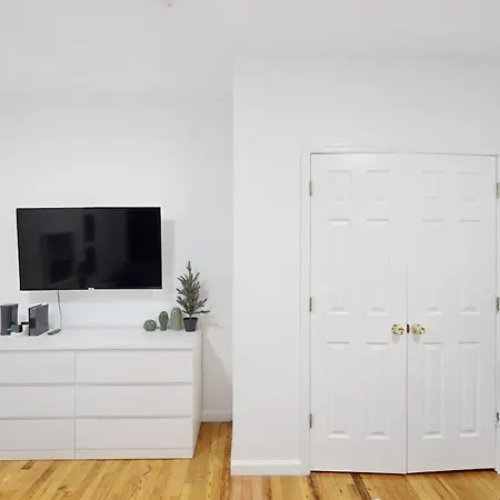 Close To Park, Lenox Hill & Ny Presbyterian Apartment *