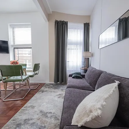 Sunlit 2br Park North Elevator & Laundry *