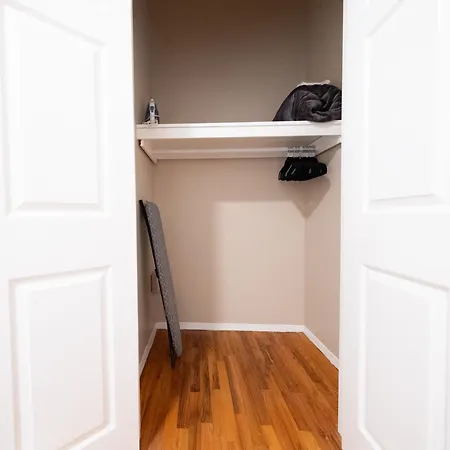 Apartment Sunlit 2br Park North Elevator & Laundry *