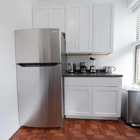 Sunlit 2br Park North Elevator & Laundry