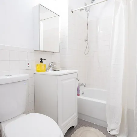 Sunlit 2br Park North Elevator & Laundry * New York