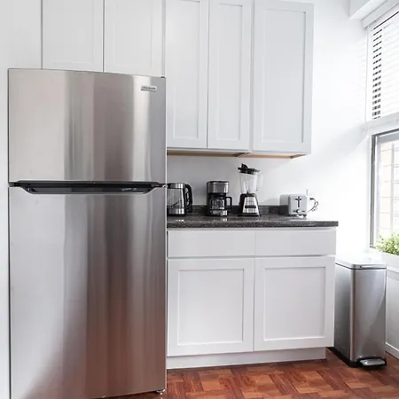 Sunlit 2br Park North Elevator & Laundry Apartment New York