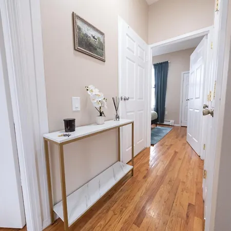 Sunlit 2br Park North Elevator & Laundry *