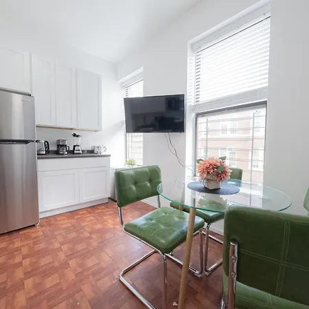 Sunlit 2br Park North Elevator & Laundry * New York