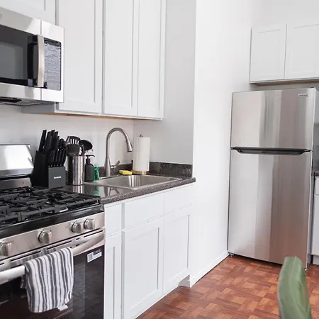 Sunlit 2br Park North Elevator & Laundry