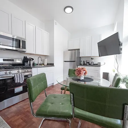 Sunlit 2br Park North Elevator & Laundry * New York