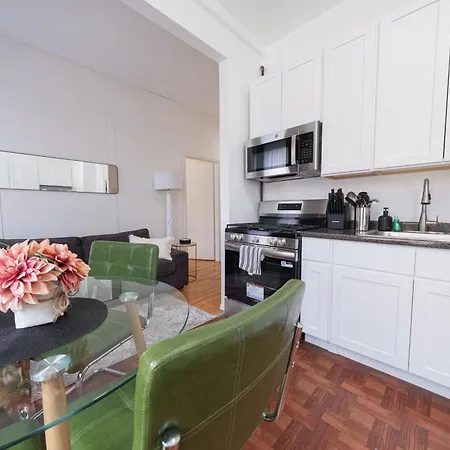 Sunlit 2br Park North Elevator & Laundry * New York