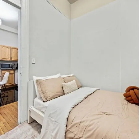 Charming 3br In Nyc