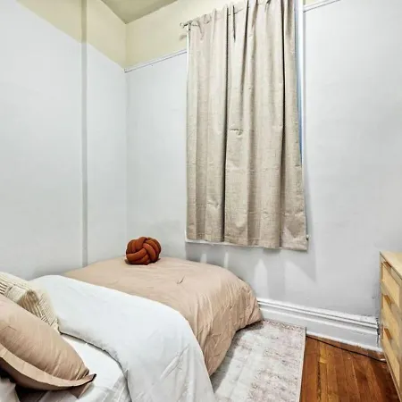 Charming 3br In Nyc Apartment *