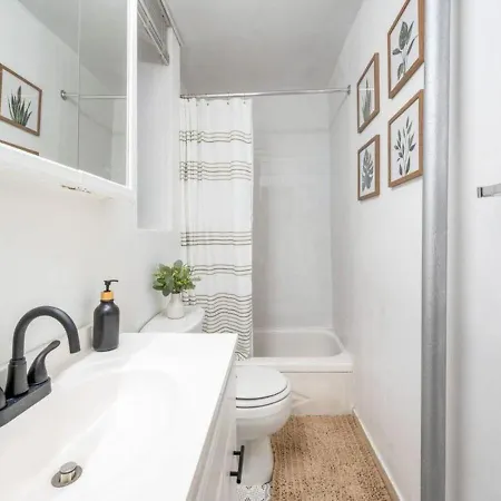 Charming 3br In Nyc Apartment New York